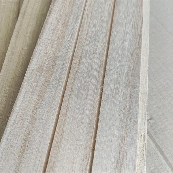 Poppeli puuseinäpaneeli