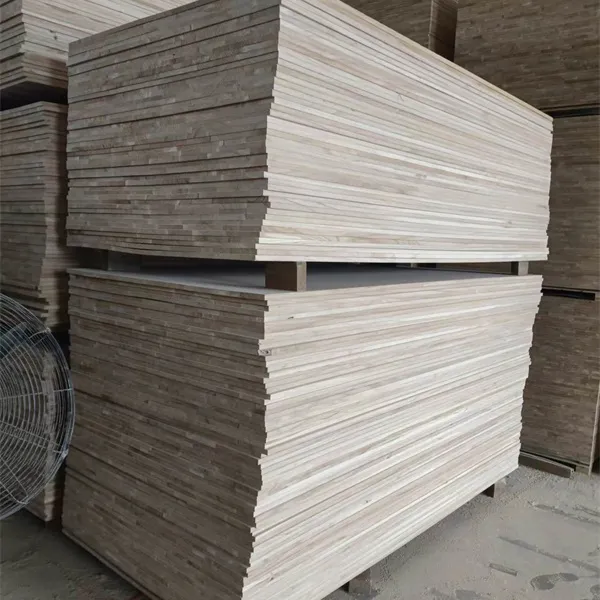 Radiata Pine Edge -liimalevy